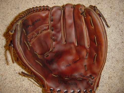 Ernie Banks Wilson 60 21232 Mr. Cub Model Front